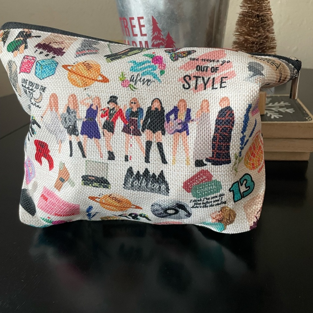 Bolsa para cosméticos y mucho más